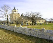 Façades principales - du sud de l'église anglicane St. Andrew's on the Red, région de Lockport, 2006; Historic Resources Branch, Manitoba Culture, Heritage and Tourism, 2006