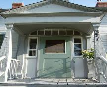 Pedimented portico, 371 Granville Street East, Bridgetown, NS, 2007.; Heritage Division, NS Dept. of Tourism, Culture and Heritage, 2007.