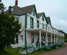 Front elevation, Ottawa House, Parrsboro, NS, 2005.; Heritage Division, NS Dept. of Tourism, Culture and Heritage, 2005.