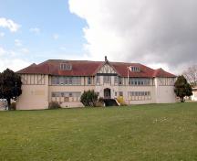 Exterior view of Mount View High School.; Derek Trachsel, District of Saanich, 2004.