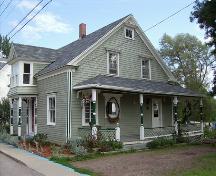 Side elevation, 18 Water Street, Bridgetown, NS, 2007.; Heritage Division, NS Dept. of Tourism, Culture and Heritage, 2007.