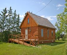 Façades principales - du sud-est de la maison Buztynski, Moosehorn, 2006; Historic Resources Branch, Manitoba Culture, Heritage and Tourism 2006