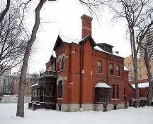 View of the main and south elevations of Macdonald House (Dalnavert), Winnipeg, 2005; Historic Resources Branch, Manitoba Culture, Heritage, Tourism and Sport, 2005