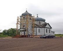Primary elevations, from the northwest, of Holy Resurrection Russian Orthodox Church, Sifton, 2006; Historic Resources Branch, Manitoba Culture, Heritage and Tourism, 2006