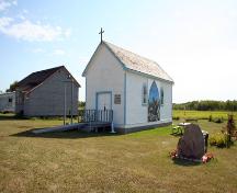 Façades principales - du nord-est de l'église Peace Lutheran, Chatfield, 2006; Historic Resources Branch, Manitoba Culture,Heritage and Tourism 2006