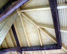 Avant-toit (détail) de la gare du Canadian Pacific Railway Company de Portage-la-Prairie, Portage-la-Prairie, 2005; Historic Resources Branch, Manitoba Culture, Heritage and Tourism, 2005