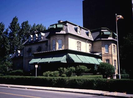 Laurier House, 335 Laurier Avenue East