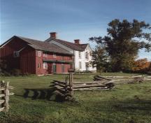 Rear view, facing railway; Carol Miller 2006