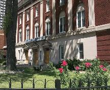 Ashlar stone veneer covers most of the first floor on the front facade.; City of Windsor, Nancy Morand, 2000