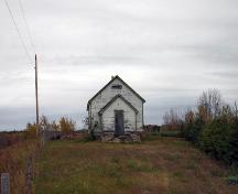 Contextual view, from the south, of Glen Elmo School, Rossburn area, 2006; Historic Resources Branch, Manitoba Culture, Heritage and Tourism, 2006