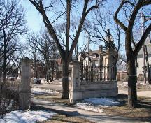 Contextual view, from the northeast, of the east half of the gates at Middle Gate, Winnipeg, 2006; Historic Resources Branch, Manitoba Culture, Heritage and Tourism, 2006
