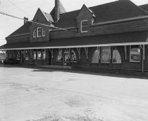 General view of the VIA Rail/Canadian National Railways Station, showing a façade, 1992.; DFA, Barry Moody, 1992.
