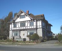 Exterior view of Dashwood Manor; City of Victoria, 2007
