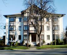 Exterior view of Hampton Court; City of Victoria, 2007