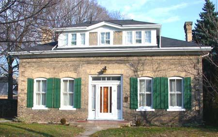 Façade of 89 Charlotte Street