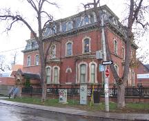 General view of the George Brown House National Historic Site of Canada, showing a side façade, 2005.; Agence Parcs Canada / Parks Canada Agency, 2005.