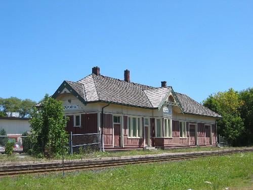 Newmarket Train Station: View looking South