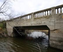 Primary elevation, from the west, of the Concrete Box Bridge, Green Ridge area, 2006; Historic Resources Branch, Manitoba Culture, Heritage and Tourism, 2006