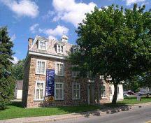 Collège Saint-Michel; Ministère de la Culture, des Communications et de la Condition féminine, Jean-François Rodrigue, 2004