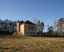 Vue d'ensemble - du sud-est de l'école Roseisle, Roseisle, 2006; Historic Resources Branch, Manitoba Culture, Heritage and Tourism, 2006
