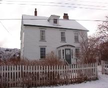 Exterior view of front facade, Bartlett/Burke House (Brigus, NL) in winter, December 2004.; HFNL 2004