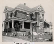 The first convent from 1940 to 1949.; Soeurs Notre-Dame-du-Sacré-Coeur