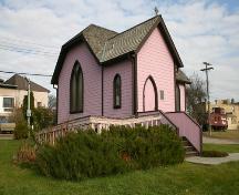 Façades secondaires - du sud-ouest de l'église anglicane St. Luke's, Souris, 2006; Historic Resources Branch, Manitoba Culture, Heritage, Tourism and Sport, 2006