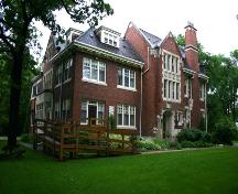 Secondary elevations, from the southwest, of Ralph Connor House, Winnipeg, 2006; Historic Resources Branch, Manitoba Culture, Heritage, Tourism and Sport, 2006