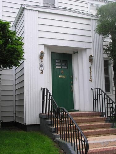 Recessed entry detail
