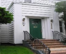W.H. Faltenhine House, front entrance detail, 2004; Heritage Division, NS Dept. of Tourism, Culture and Heritage, 2004
