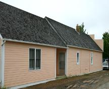 Vue latérale du bâtiment du Crystal City Courier, Crystal City, 2005; Historic Resources Branch, Manitoba Culture, Heritage, Tourism and Sport, 2005