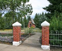 Vue d'ensemble - du sud du parc commémoratif de Darlingford, Darlingford, 2006; Historic Resources Branch, Manitoba Culture, Heritage, Tourism and Sport, 2006