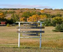Vue d'un enseigne au parc Riverside, région de Minto, 2006; Historic Resources Branch, Manitoba Culture, Heritage, Tourism and Sport, 2006