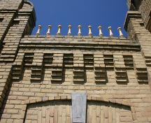 Vue de la maçonnerie décorative de la maison F. Sowden, Souris 2004; Historic Resources Branch, Manitoba Culture, Heritage, Tourism and Sport, 2005