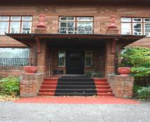 Porche (détail) de la maison Taylor, Portage-la-Prairie, 2005; Historic Resources Branch, Manitoba Culture, Heritage, Tourism and Sport, 2005