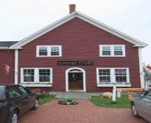 Cette photographie montre la façade avant de l'édifice qui donne sur Market Square, 2007.; Town of St. Andrews
