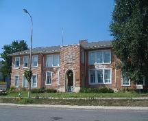 Front view of Robertson Public School; Photograph by Callie Hemsworth, 2007.