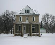 Primary elevation, from the south, of the Presbyterian Church Manse, Emerson, 2006; Historic Resources Branch, Manitoba Culture, Heritage, Tourism and Sport, 2006