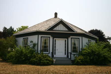 Façade, Woodlawn Place, 2007