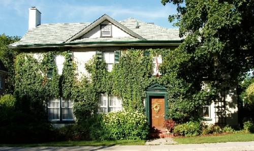 Principal Façade facing Lorne Avenue