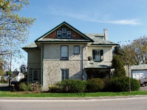 Façade facing Park Avenue
