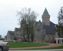 Of note are the north tower and its roofline.; Kayla Jonas, 2007.