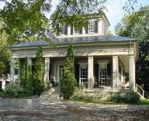 Of note are the verandah architrave and cornice, and square pillars.; County of Brant, Community and Development Services, 2007.