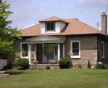 Of note is the cobblestone façade with roughly dressed corner quoins.; County of Brant, Community and Development Services, 2007.