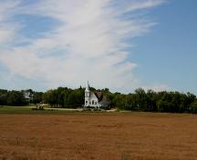 Vue d'ensemble - de l'est de l'église luthérienne Frikirkju (Bru), région de Cypress River, 2005; Historic Resources Branch, Manitoba Culture, Heritage, Tourism and Sport, 2005