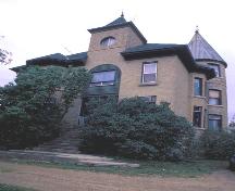 View of the main elevation of the Davidson House, Neepawa 2005; Historic Resources Branch, Manitoba Culture, Heritage, Tourism and Sport, 2005
