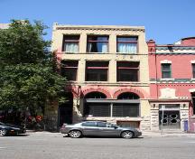 Façade principale - du sud du bâtiment W. F. Alloway, Winnipeg, 2006; Historic Resources Branch, Manitoba Culture, Heritage, Tourism and Sport, 2006