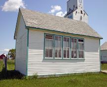 Oblique view, from the northwest, of Canal School, McCreary, 2006; Historic Resources Branch, Manitoba Culture, Heritage, Tourism and Sport, 2006