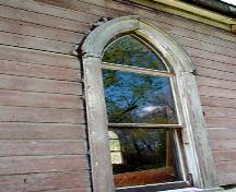 Fenêtre (détail) de l'église unie Archibald, région de La Rivière, 2006; Historic Resources Branch, Manitoba Culture, Heritage, Tourism and Sport, 2006