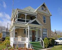 Primary elevation, from the east, of the McCowan House, Portage la Prairie, 2007; Historic Resources Branch, Manitoba Culture, Heritage, Tourism and Sport, 2007